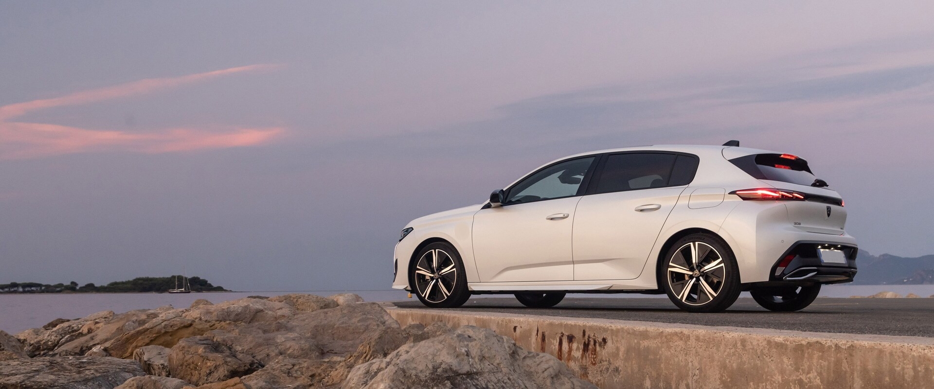 Peugeot 308 BlueHDI 130cv Allure EAT8 neuve 2025 en stock !! 27990€ttc